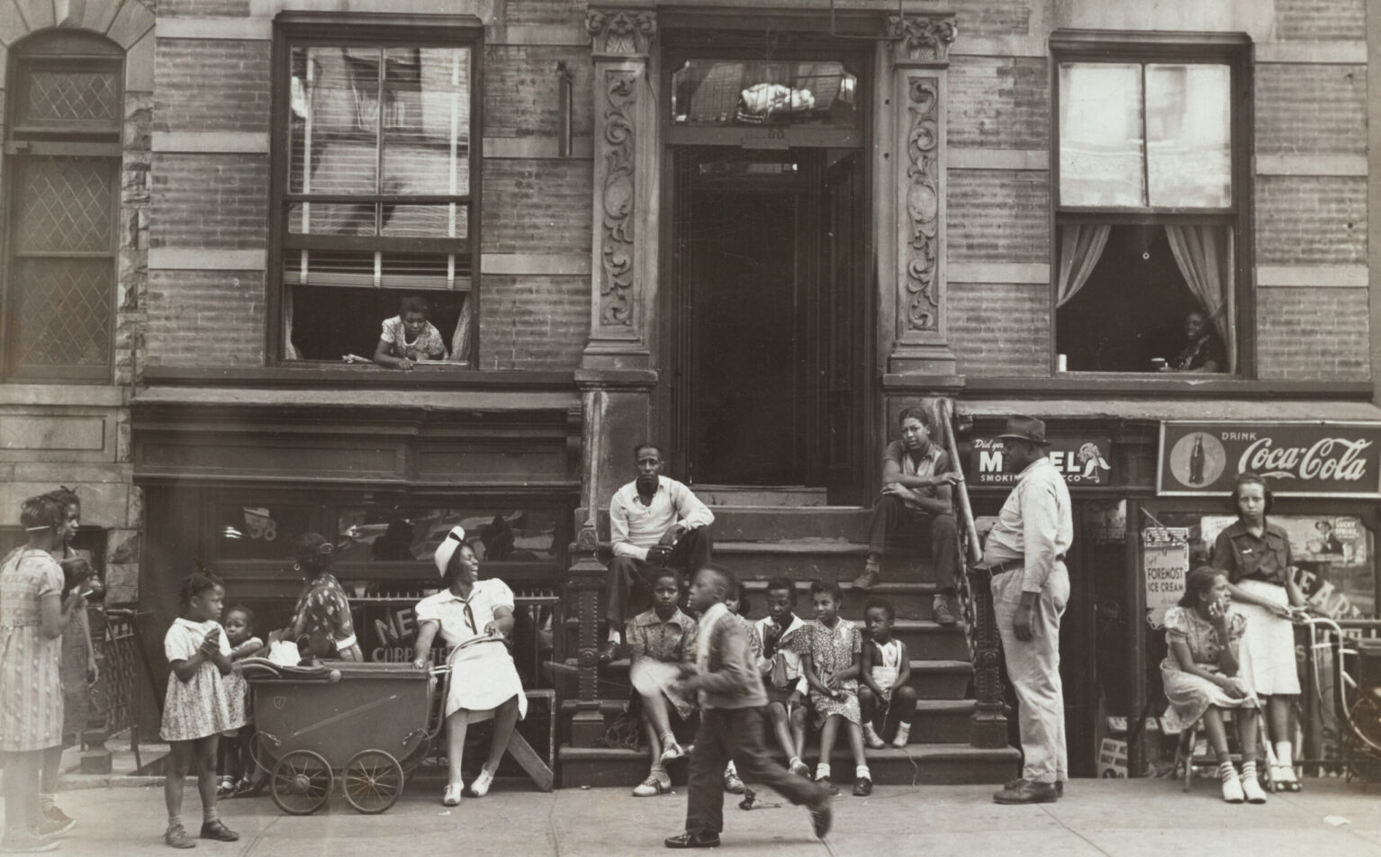 Harlem Tenement in Summer, 1939. Sid Grossman, WPA Federal Art Project. Schomburg Center for Research in Black Culture, Photographs and Prints Division, The New York Public Library.